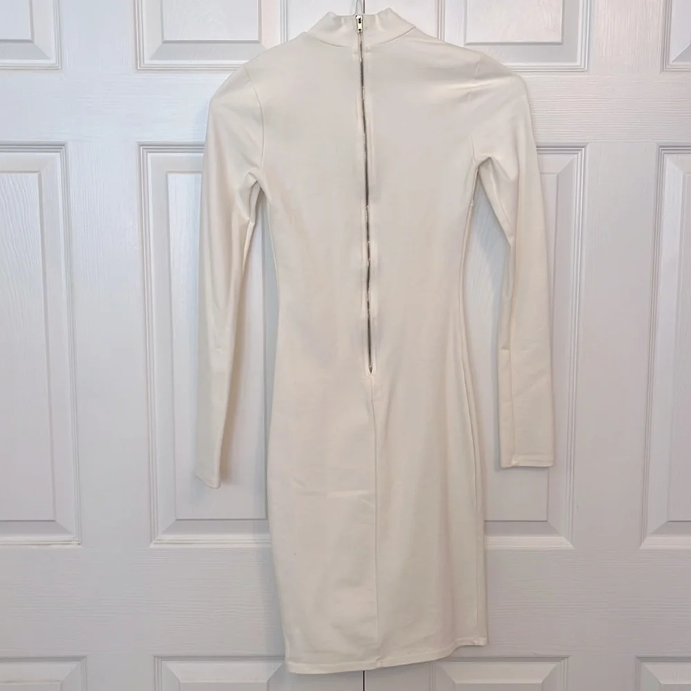 Charlotte Russe XS white long sleeve dress cutout front - Picture 3 of 4